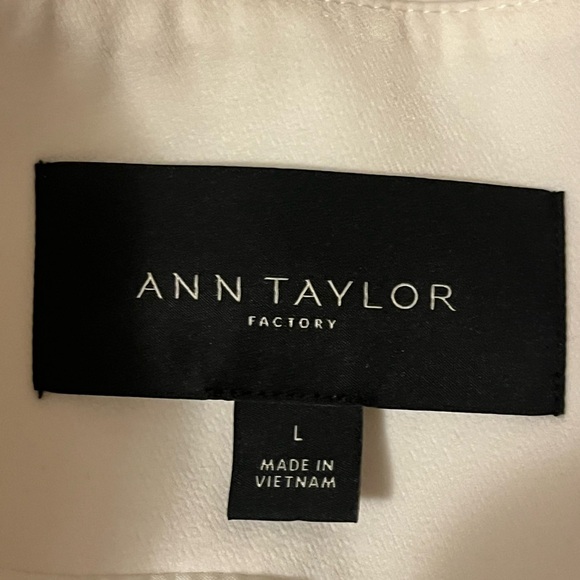 Ann Taylor Elegant Collarless White  Blazer, size Large - Picture 4 of 5